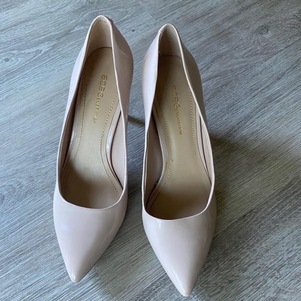 BCBG blushy nude pump